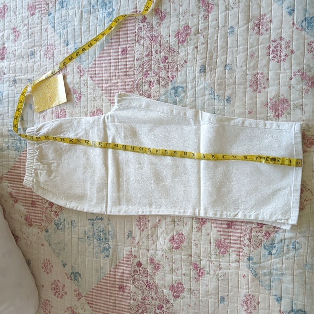 White Capri Denim and Co jeans elastic waist